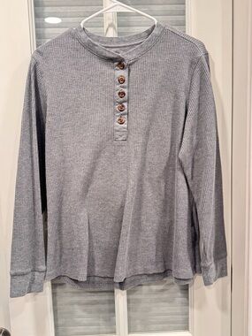 Natural Reflections Gray Waffle-Knit Long Sleeve Henley Top